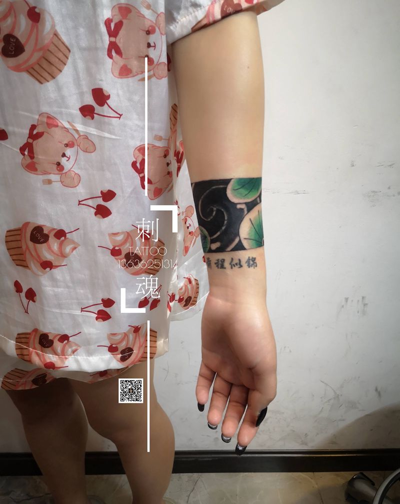 盖图纹身图片_手臂新传统纹身图案