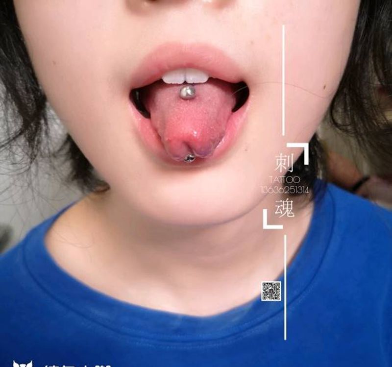 穿孔，舌钉纹身图片_几何穿孔舌钉纹身图案