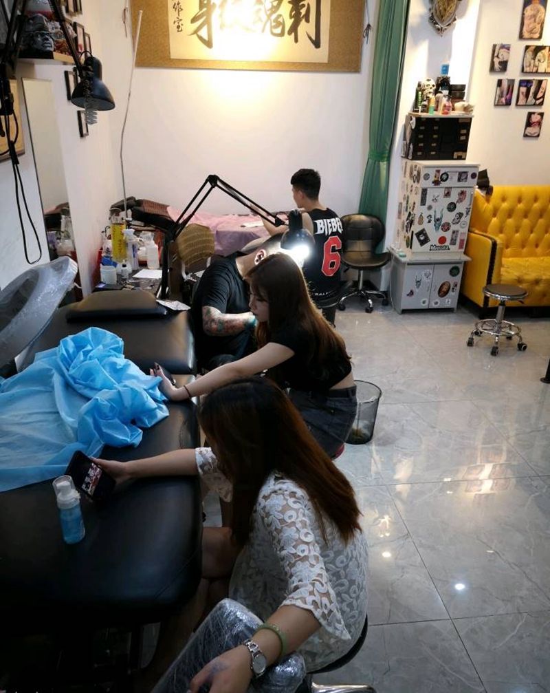 工作花絮纹身图片_手臂新传统纹身图案