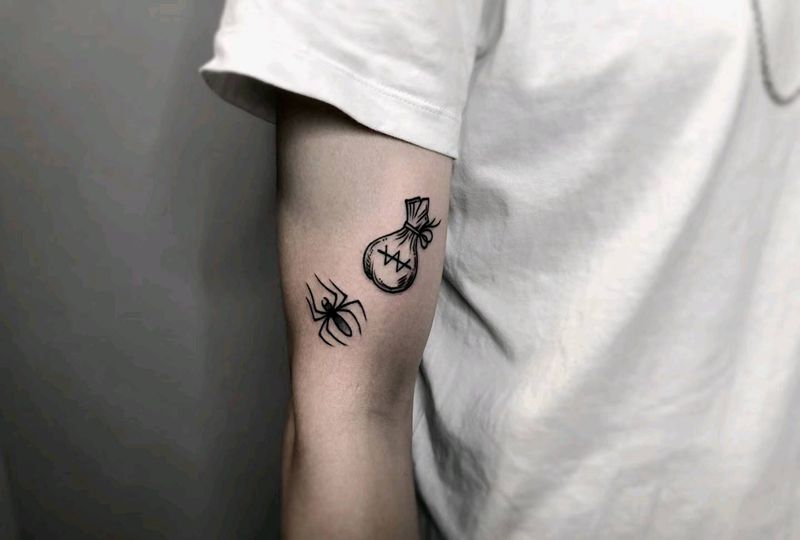 十月作品集纹身图片_手臂新传统纹身图案