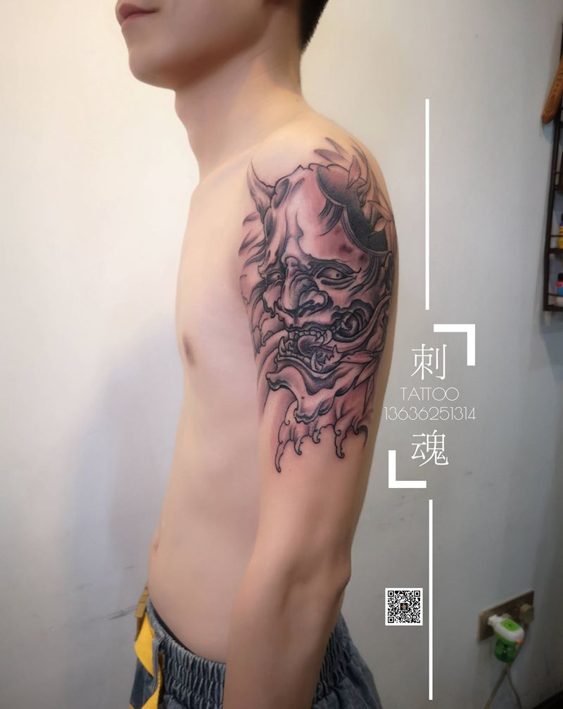 大臂般喏纹身图片_手臂新传统纹身图案