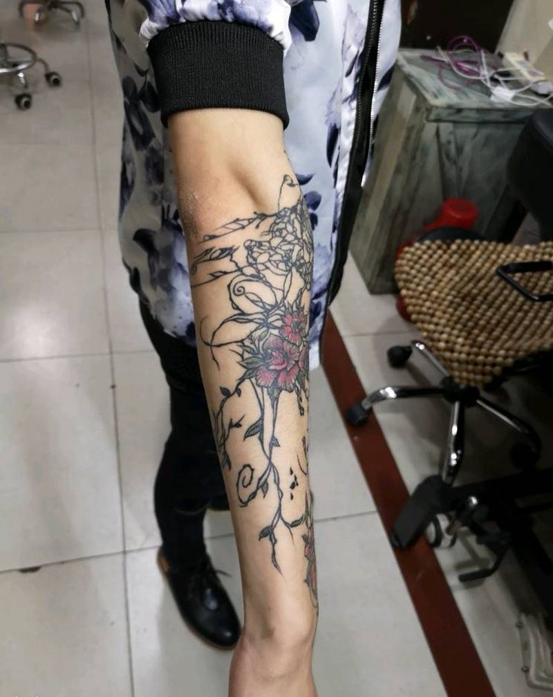 包小臂碎花纹身图片