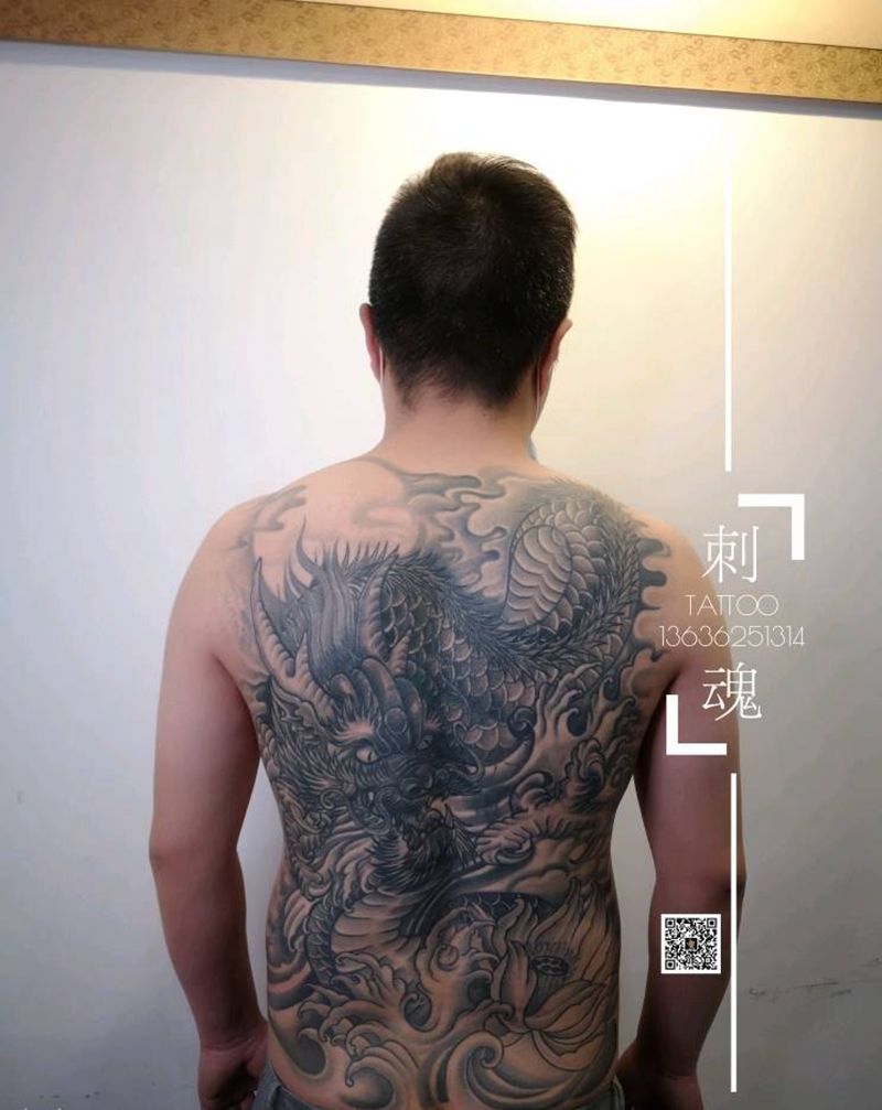 满背龙，遮盖旧纹身纹身图片_背部纹身图案