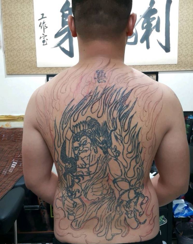 遮盖添加修改纹身图片_背部老传统新传统纹身图案