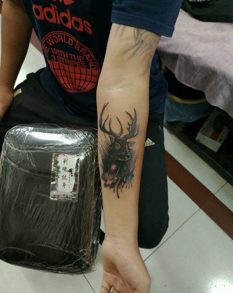 一鹿向钱纹身图片_传统清新几何动物原创花絮生活成品手稿纹身图案