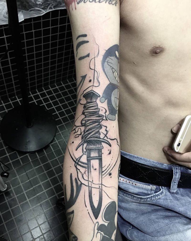 匕首纹身图片_成品插画手臂欧美静物荆州天之文天之文刺青纹身图案