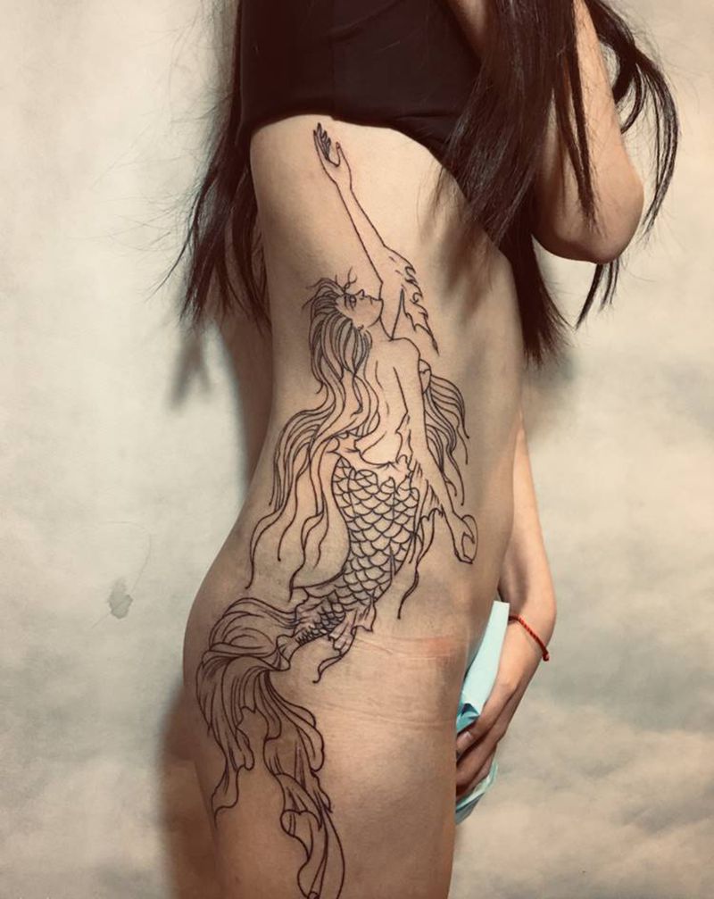 美人鱼纹身图片_腰部腿部水彩纹身图案