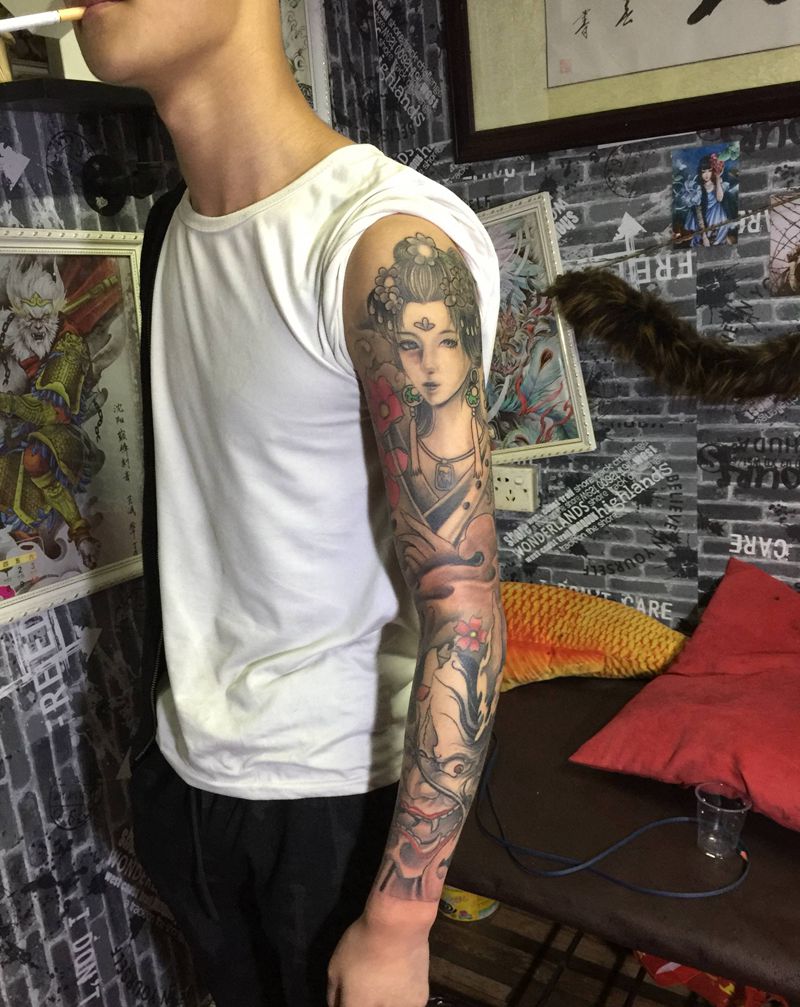 花臂纹身图片_手臂新传统纹身图案