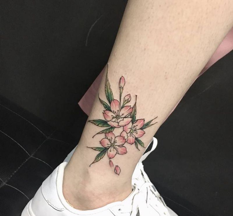 樱花纹身图片_脚部新传统纹身图案