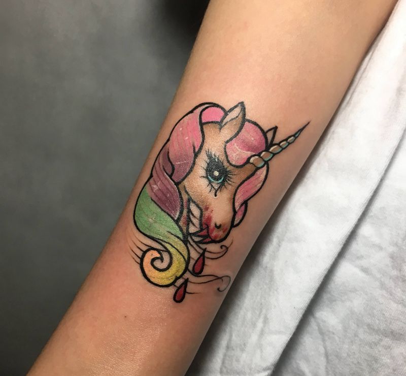 独角兽纹身图片_手臂水彩纹身图案