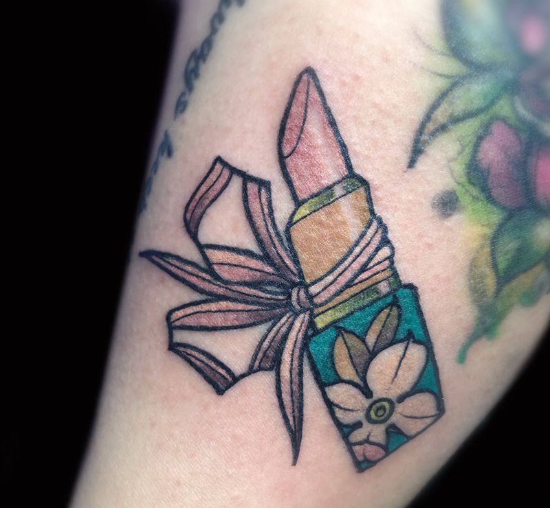 口红纹身图片_手臂纹身图案