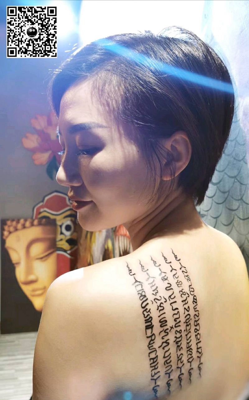 经文纹身图片_肩部纹身图案