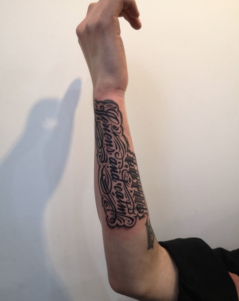 刺魂纹身作品花絮纹身图片_胸部新传统纹身图案