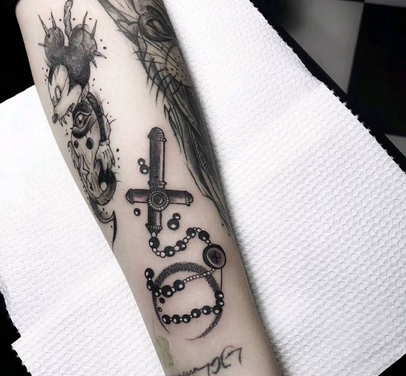 十字架纹身图片