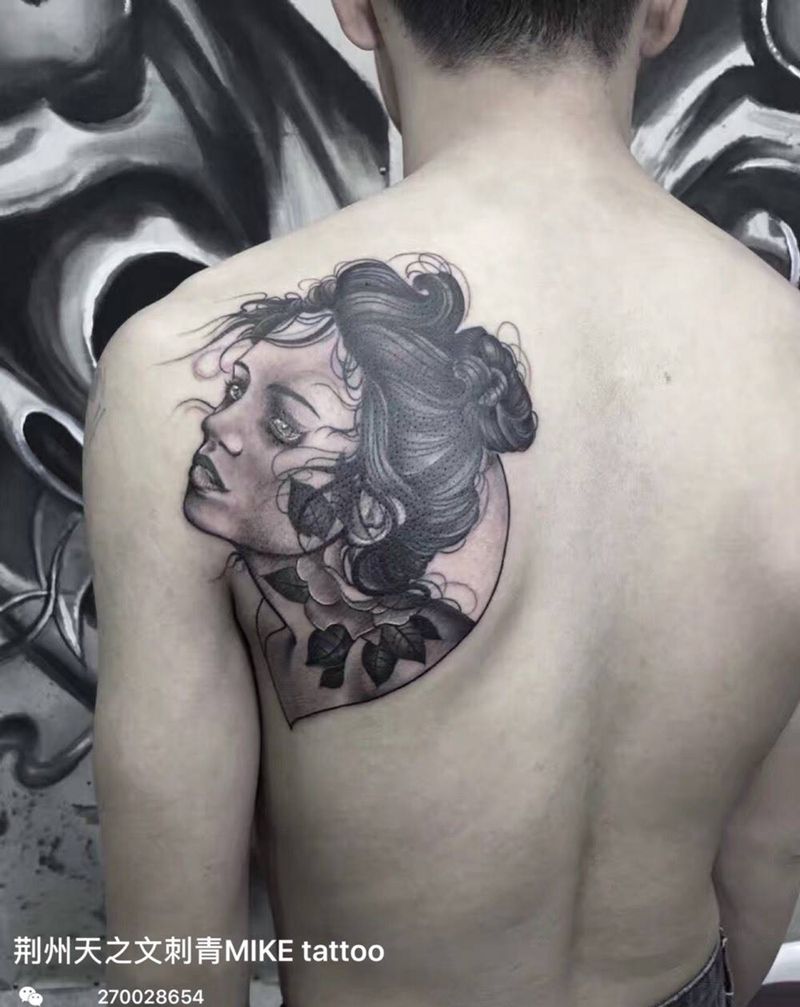 亮与桃纹身图片_背部腿部欧美肖像人物动物纹身图案