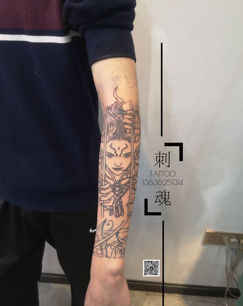 小臂线条纹身图片_手臂几何新传统纹身图案