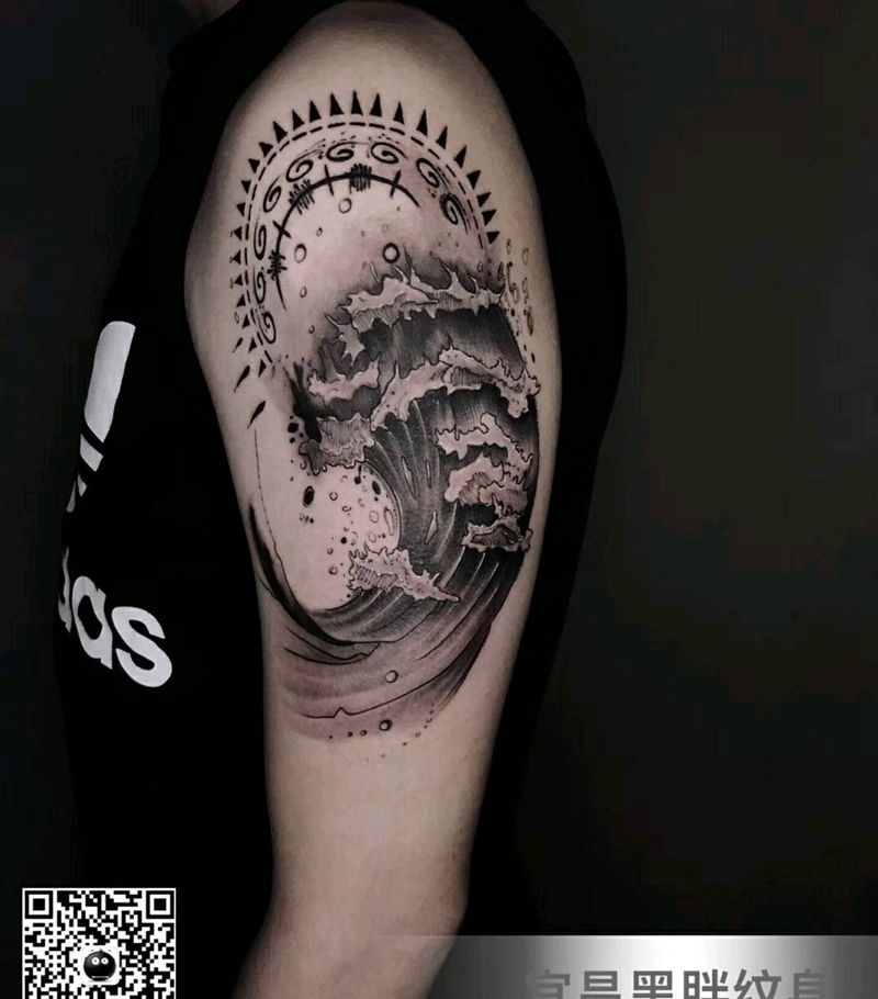 浪纹身图片_手臂纹身图案