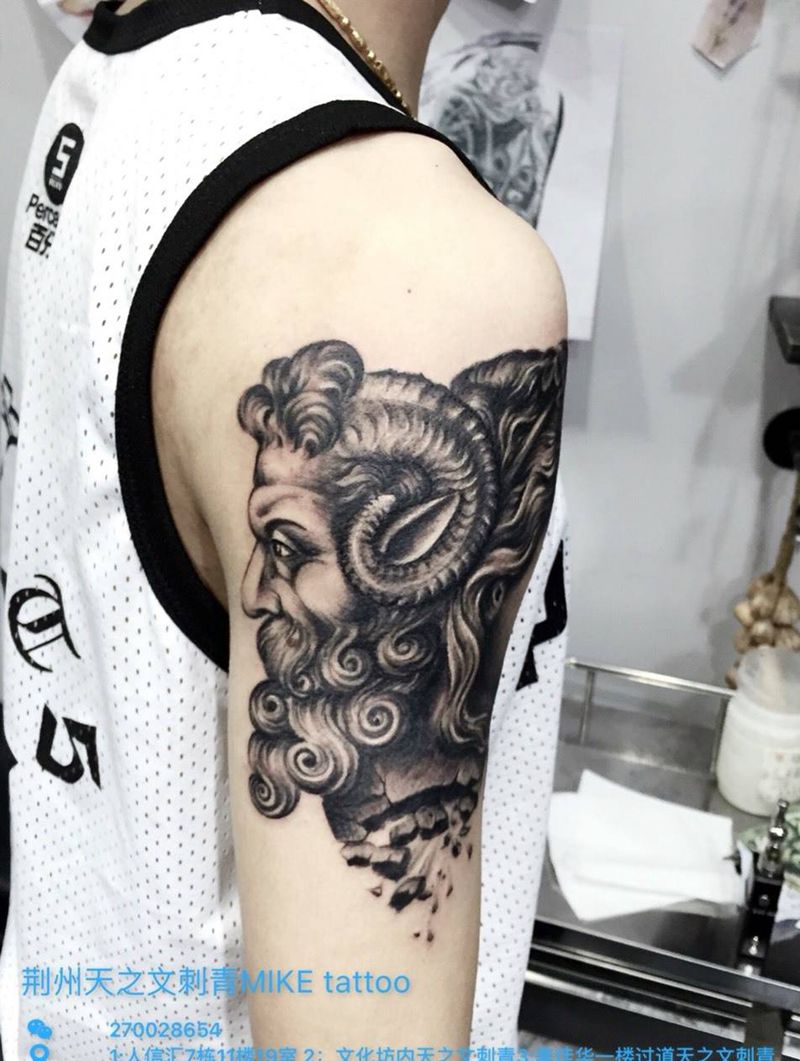 亚努斯纹身图片