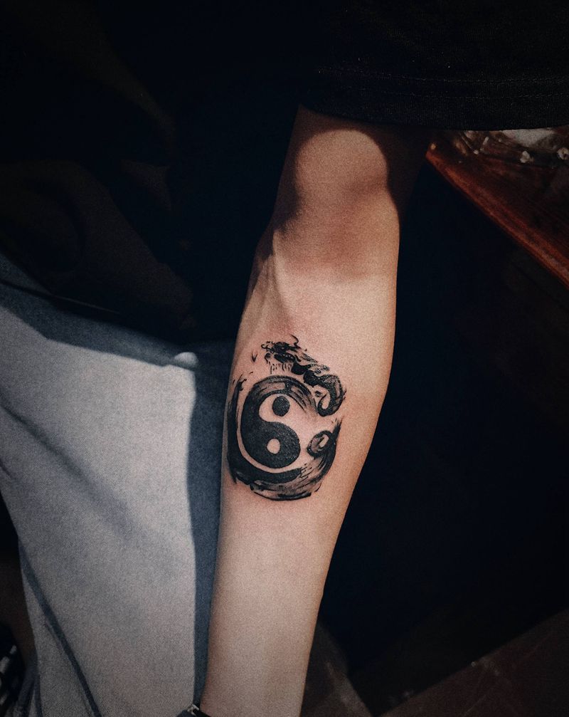 龙.八卦图纹身图片_水墨中国风纹身图案