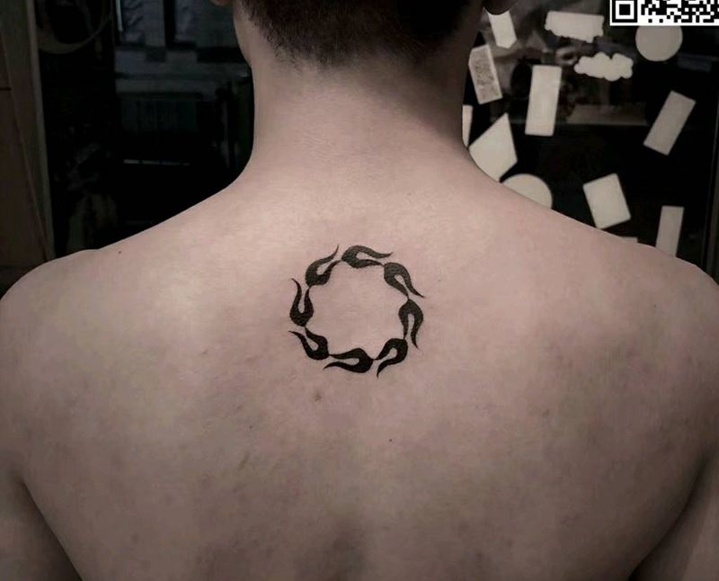 图腾纹身图片_背部纹身图案