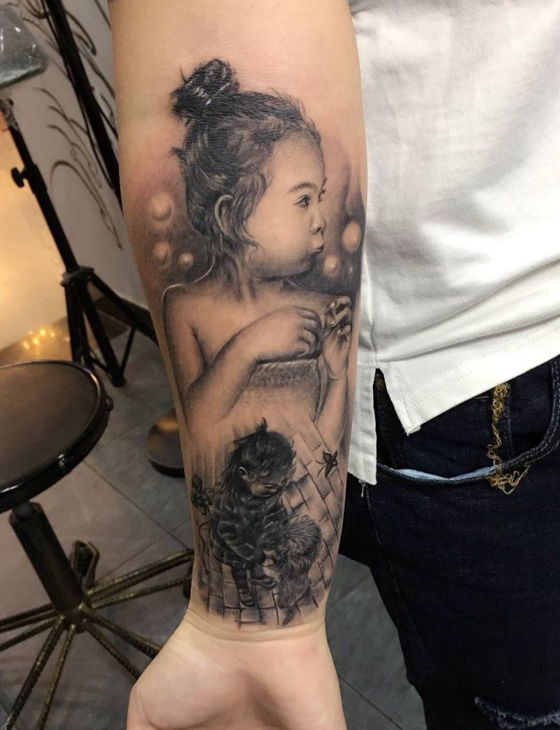 娃娃肖像与遮盖纹身图片