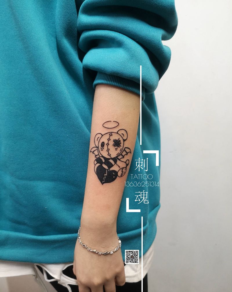 小萌萌纹身图片_手臂新传统纹身图案