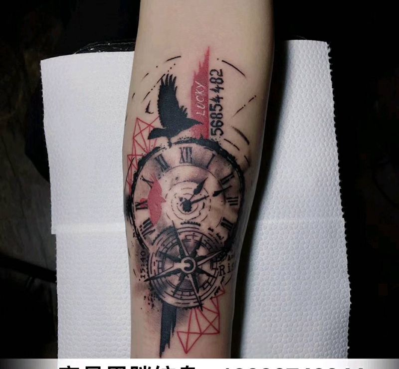 指南针纹身图片