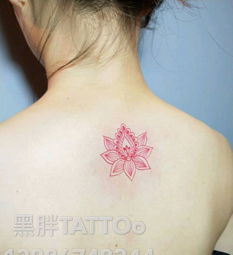 莲花纹身图片