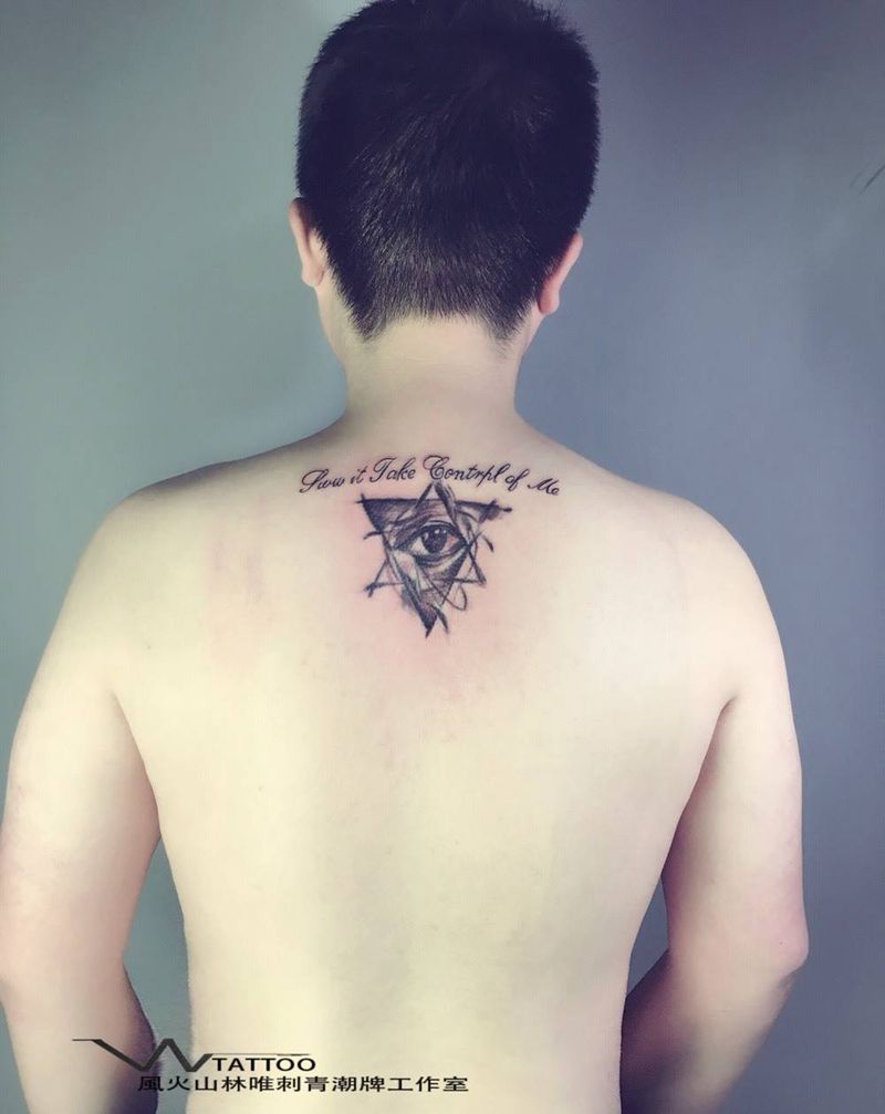 洞察之眼纹身图片_成品背部欧美几何荆州唯刺青原创纹身图案
