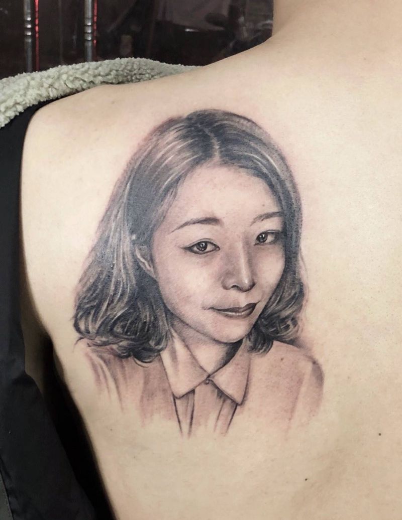 肖像纹身图片_背部欧美写实肖像纹身图案