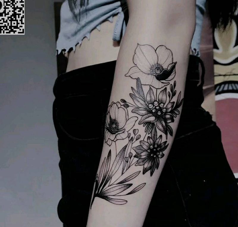 素花纹身图片_手臂纹身图案