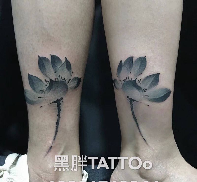 情侣荷花纹身图片