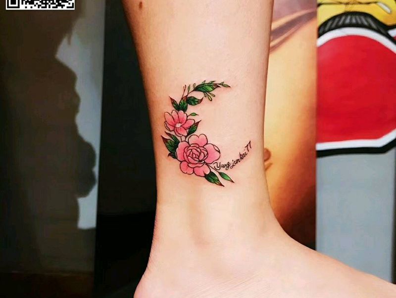 花纹身图片_腿部纹身图案