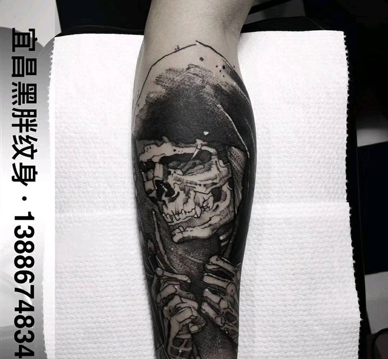 骷髅纹身图片_腿部纹身图案