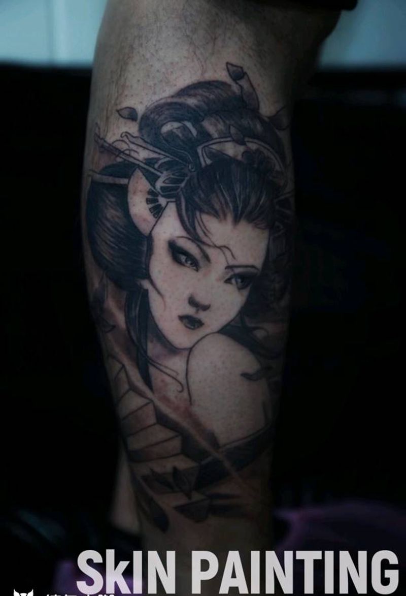 艺伎半包小腿纹身图片_腿部新传统艺伎纹身图案