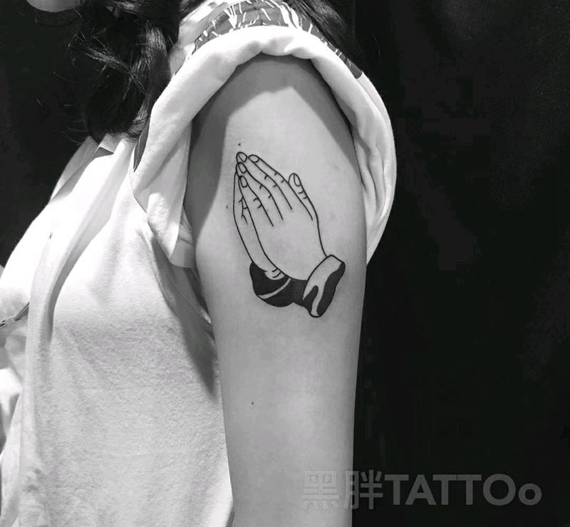 祈祷之手纹身图片