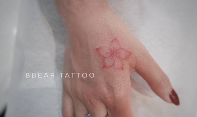 花纹身图片_手部小清新纹身图案