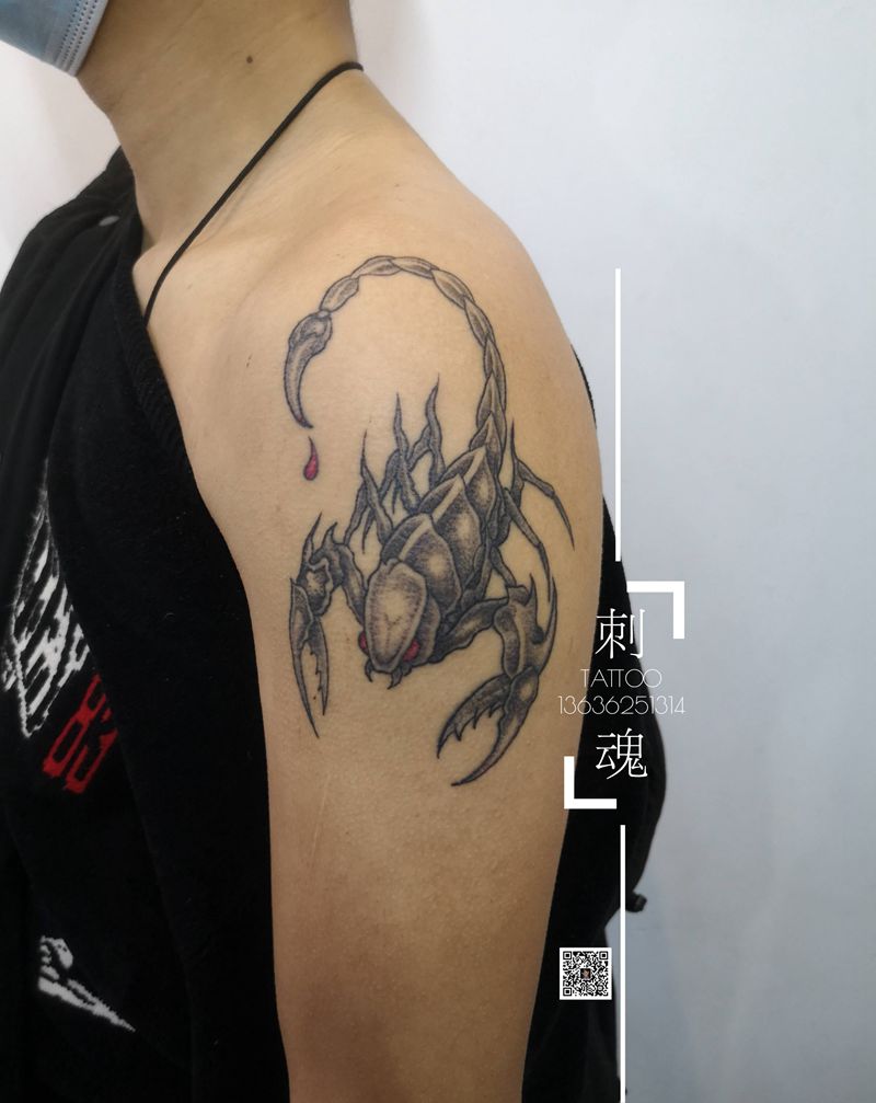 点刺蝎子纹身图片_手臂点刺纹身图案