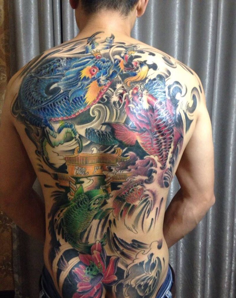 满背鲤鱼跃龙门纹身图片
