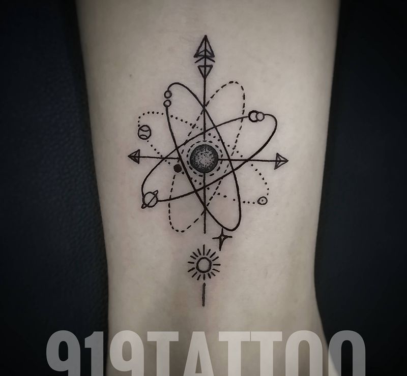 星轨纹身图片_腿部几何小清新纹身图案