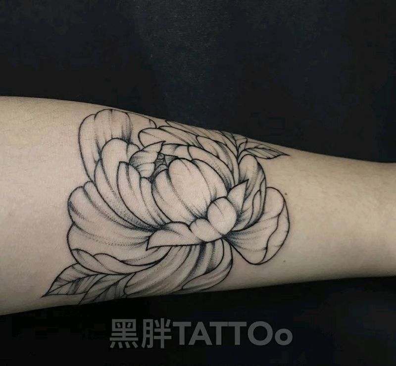 线条花纹身图片