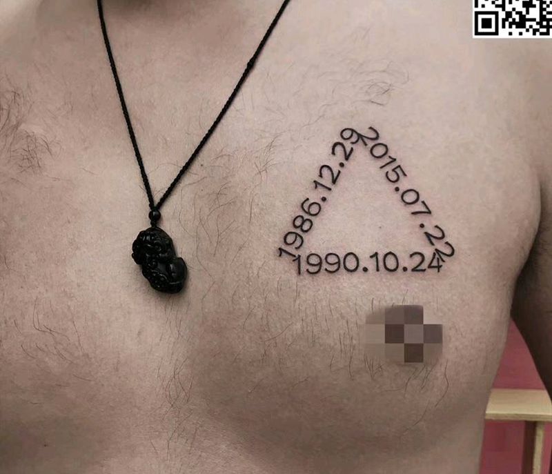 数字纹身图片_胸部纹身图案