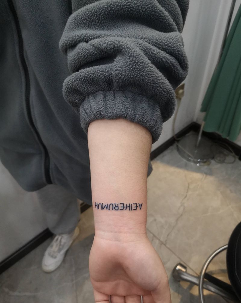 近期小作纹身图片_手臂图腾纹身图案