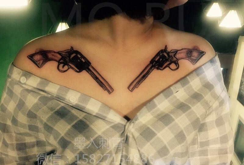 枪纹身图片