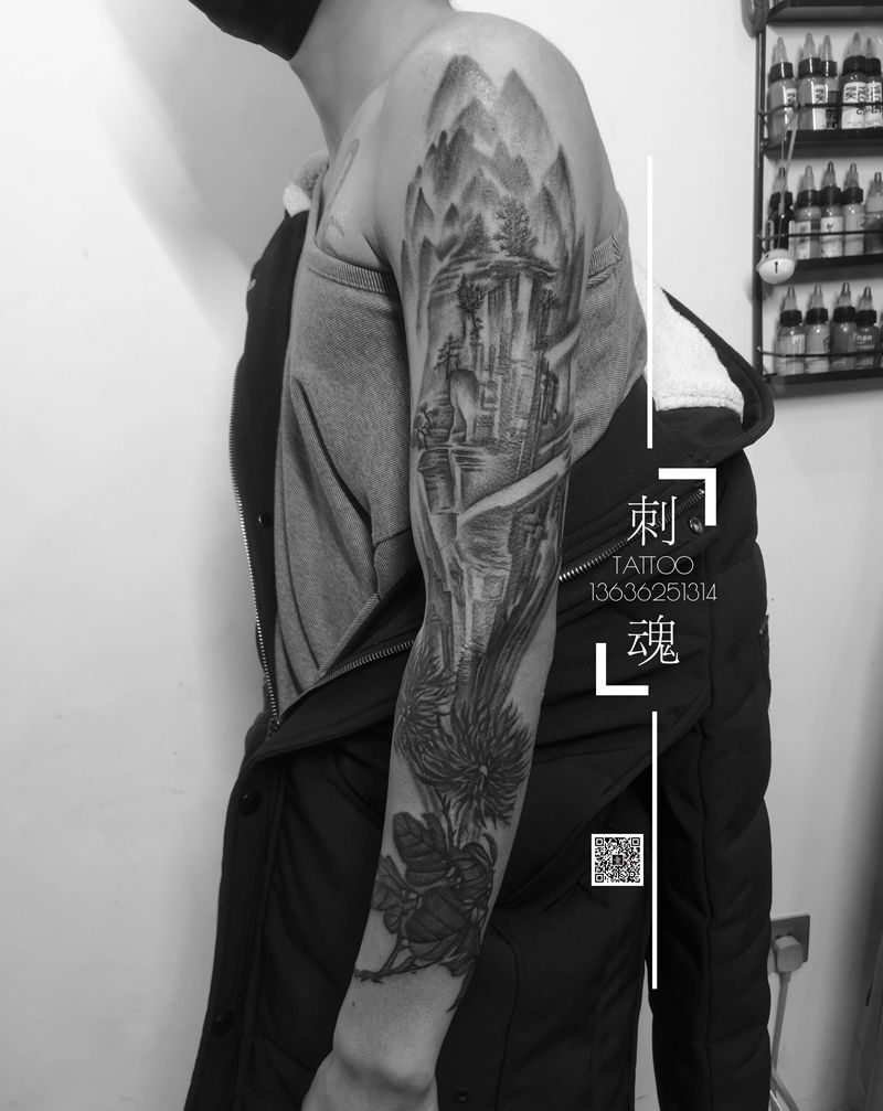 花臂山 树纹身图片_手臂水墨纹身图案