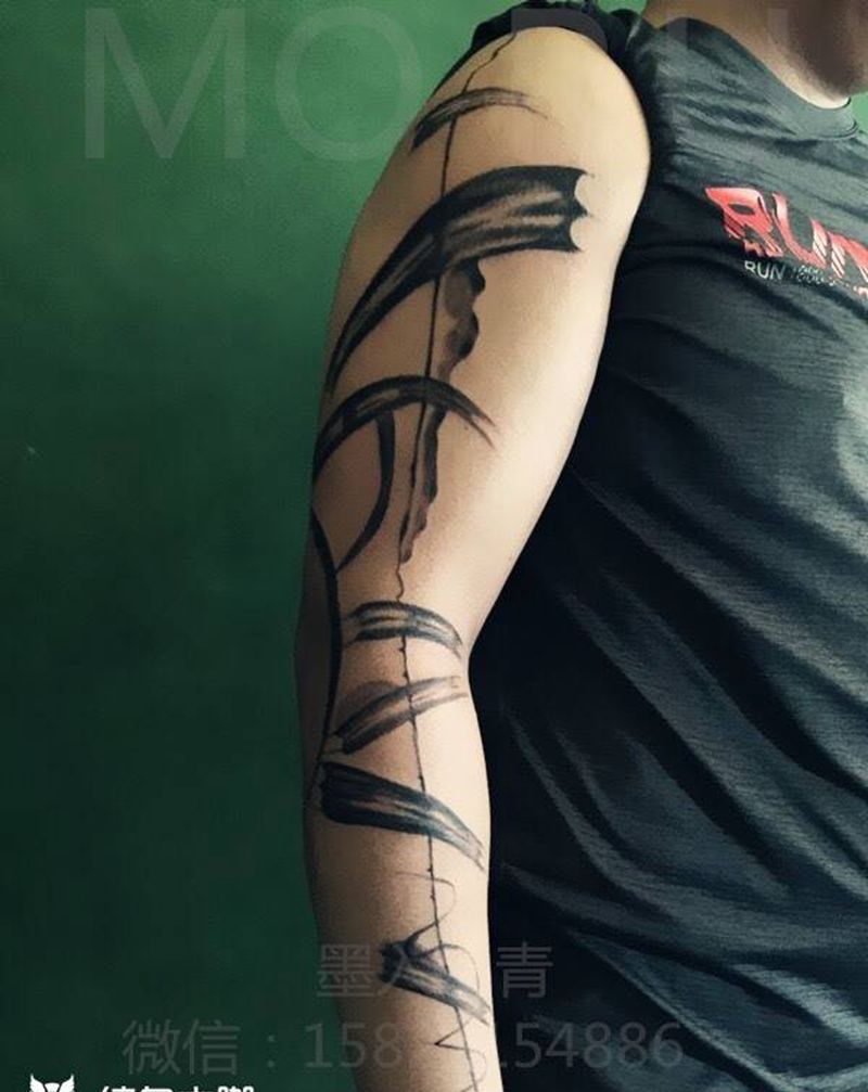 水墨线条纹身图片