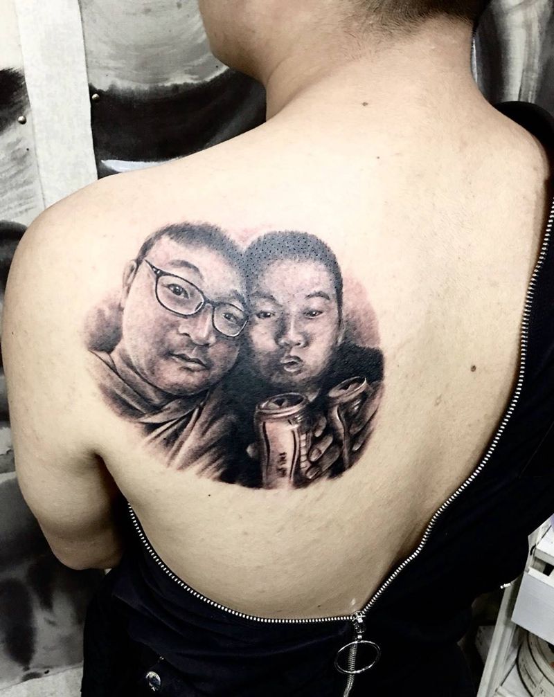 兄弟情纹身图片_成品背部欧美肖像写实人物天之文刺青荆州天之文纹身图案