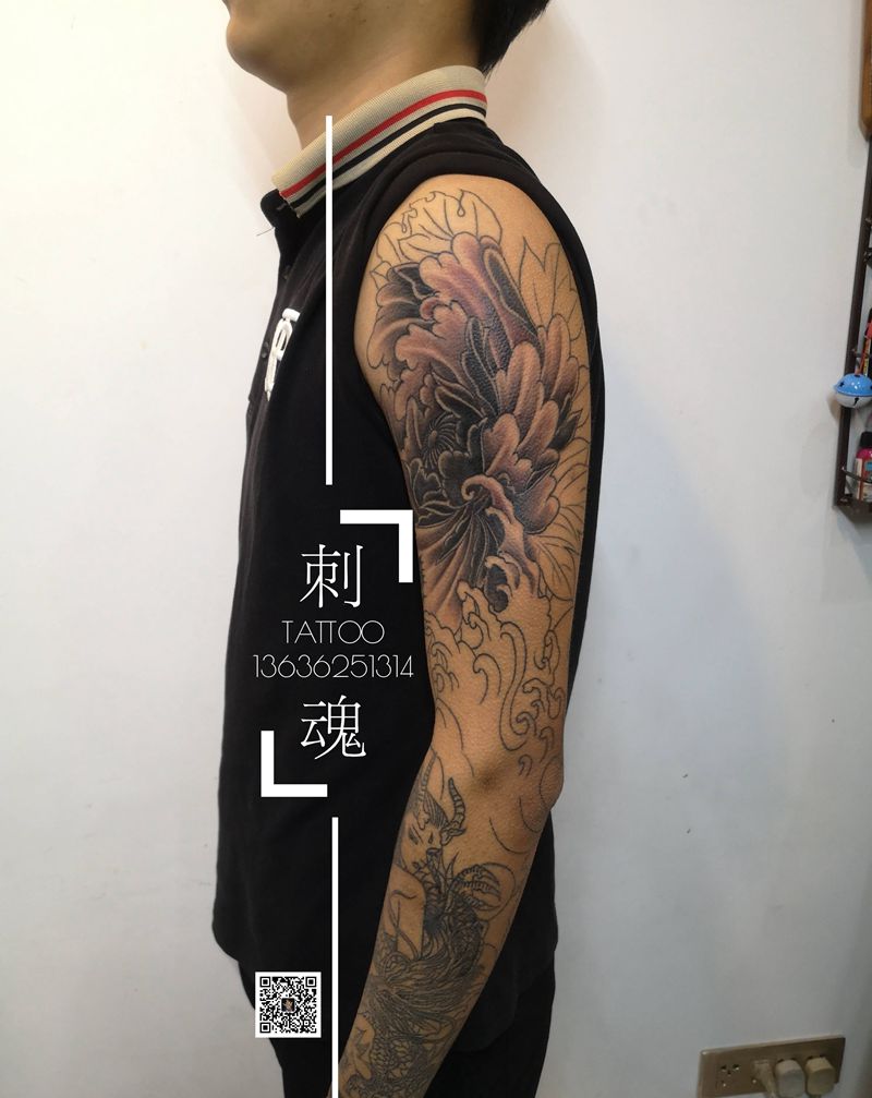 大花臂纹身图片_手臂新传统纹身图案