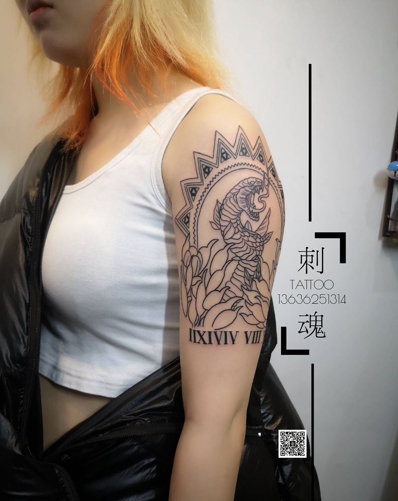 蛇 木棉花 烟花纹身图片_手臂Old School纹身图案