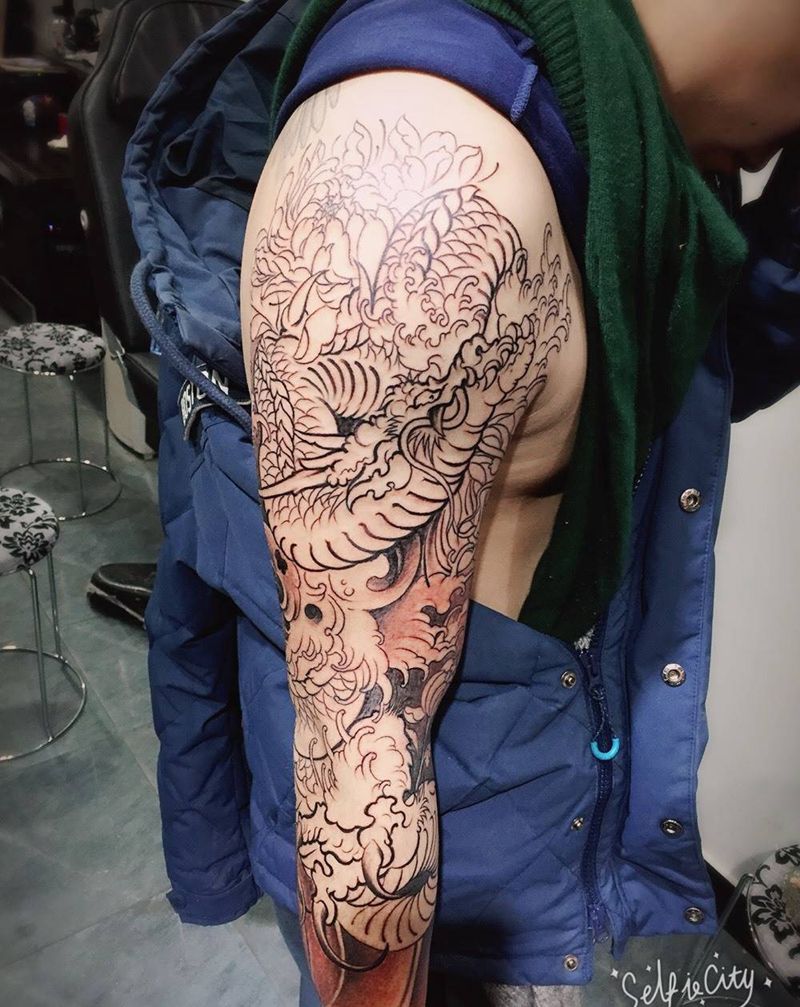 黑灰龙纹身图片